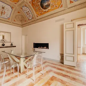  Appartamento Sotto Gli Affreschi Del 1800 Con Colazione Inclusa